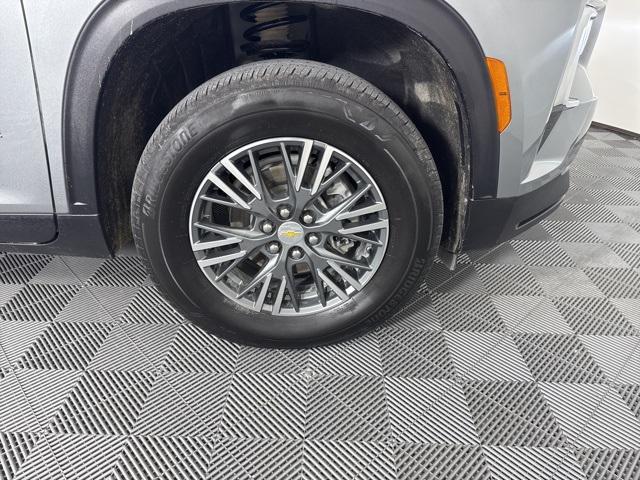 used 2024 Chevrolet Traverse car, priced at $38,352