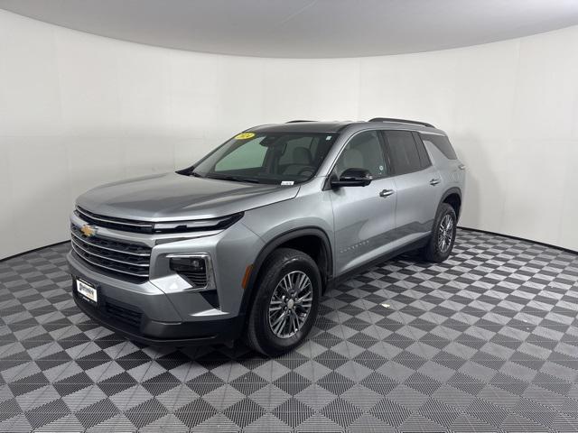used 2024 Chevrolet Traverse car, priced at $38,352