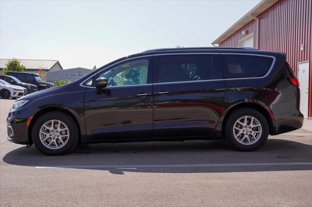 used 2021 Chrysler Pacifica car, priced at $17,390