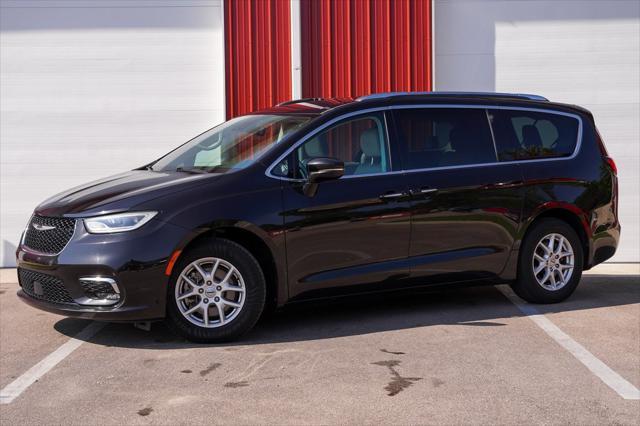 used 2021 Chrysler Pacifica car, priced at $17,390