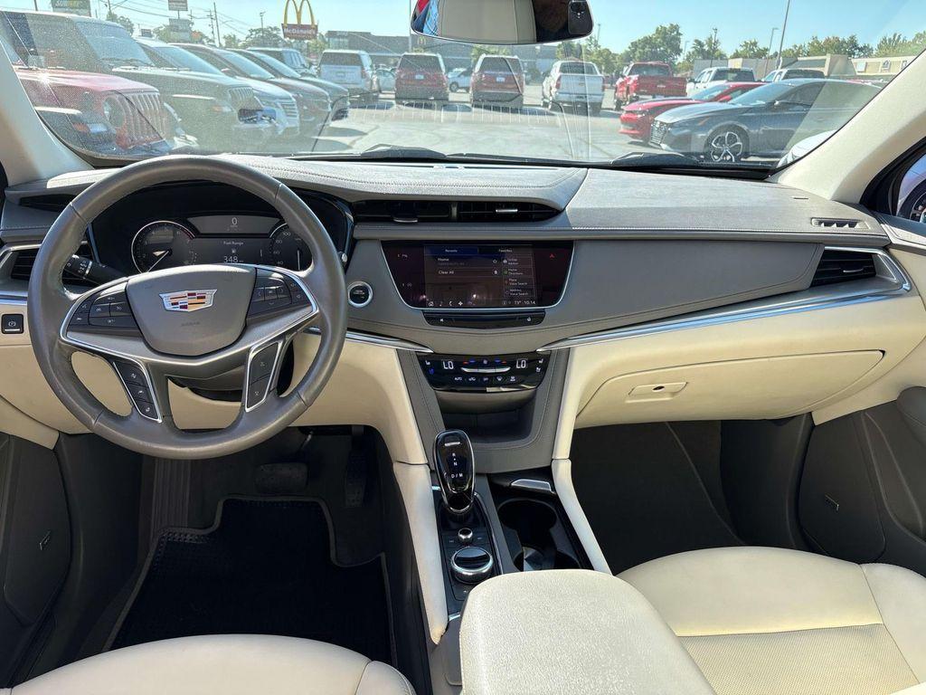 used 2022 Cadillac XT5 car, priced at $36,995