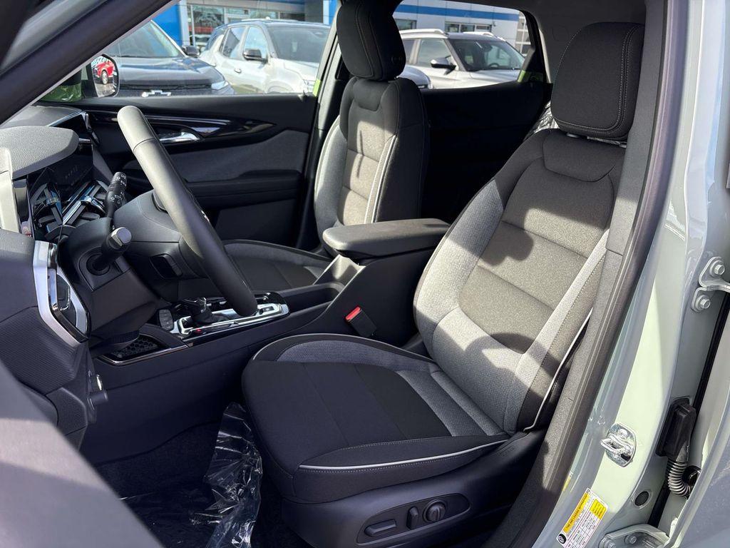 new 2026 Chevrolet TrailBlazer car, priced at $30,300