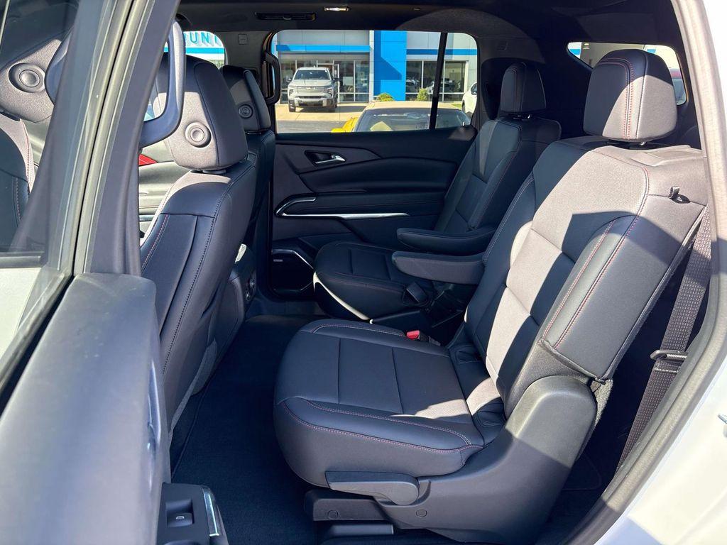 used 2024 Chevrolet Traverse car, priced at $53,995