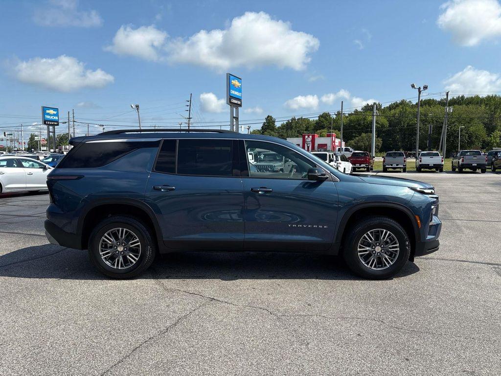 new 2026 Chevrolet Traverse car, priced at $43,795