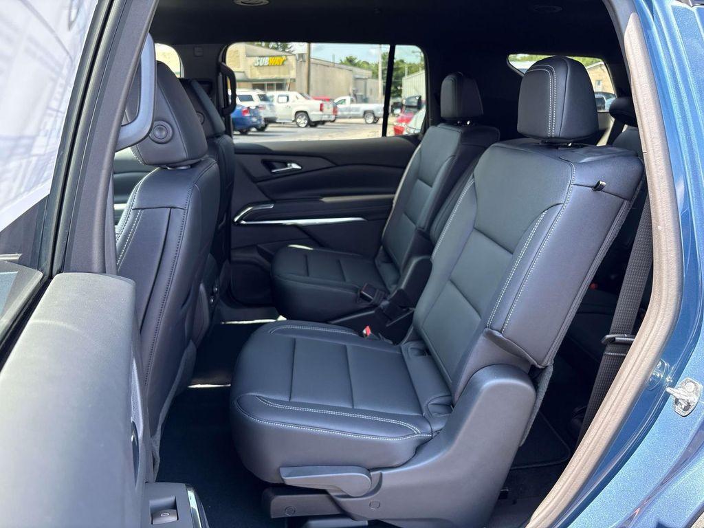 new 2026 Chevrolet Traverse car, priced at $43,795
