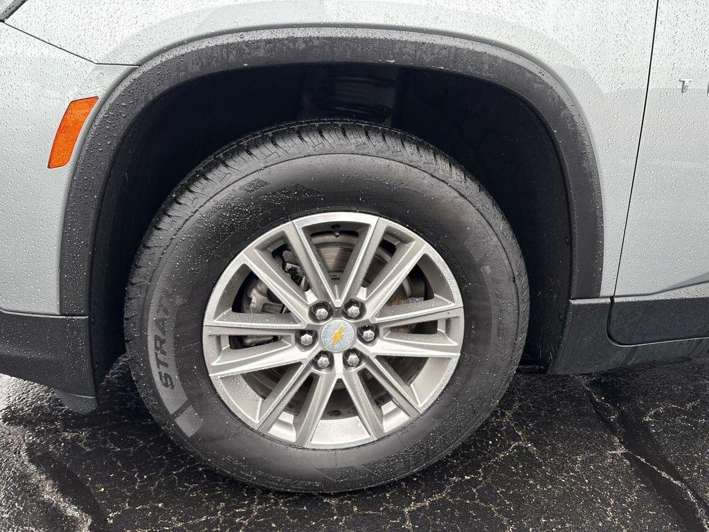 used 2023 Chevrolet Traverse car, priced at $28,995