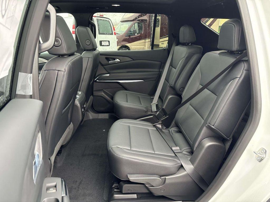 new 2026 Chevrolet Traverse car, priced at $47,601