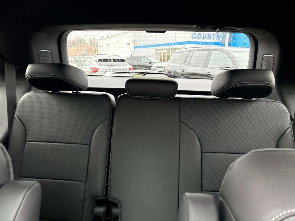 new 2026 Chevrolet Traverse car, priced at $47,601