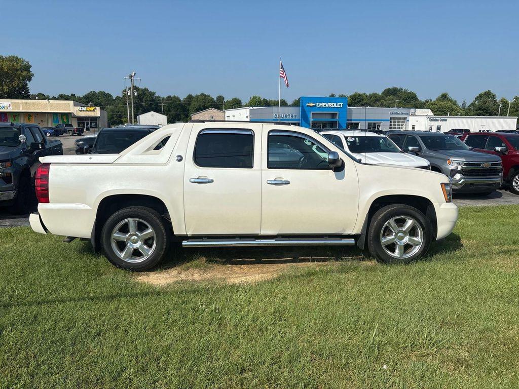 used 2013 Chevrolet Avalanche car, priced at $25,995