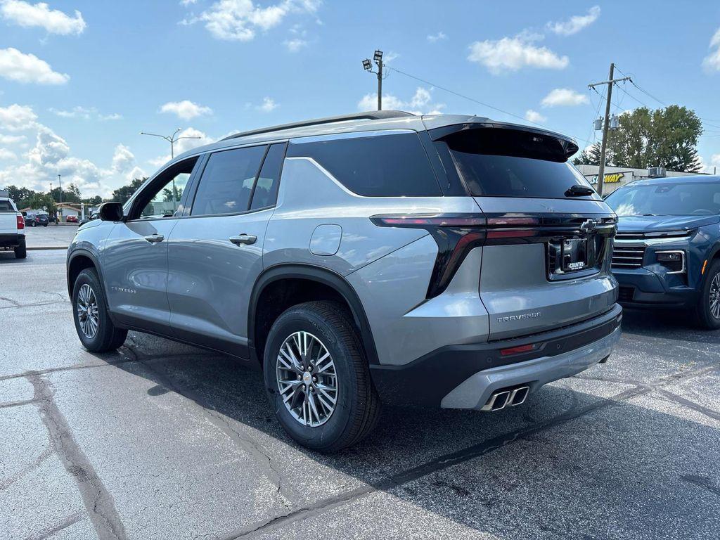 new 2026 Chevrolet Traverse car, priced at $43,100