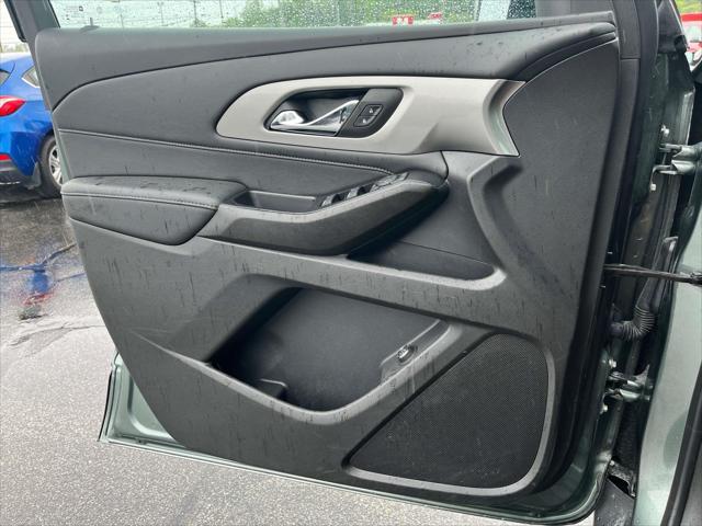 used 2023 Chevrolet Traverse car, priced at $35,995