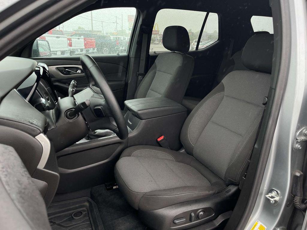 used 2023 Chevrolet Traverse car, priced at $36,995