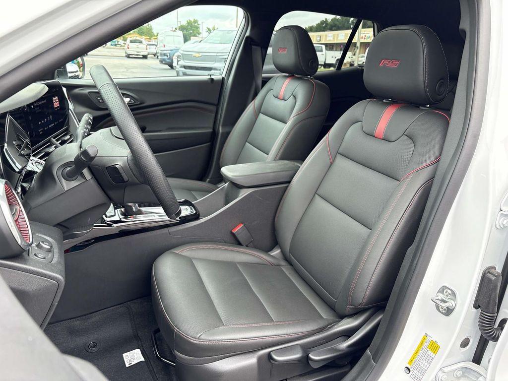 new 2025 Chevrolet Trax car