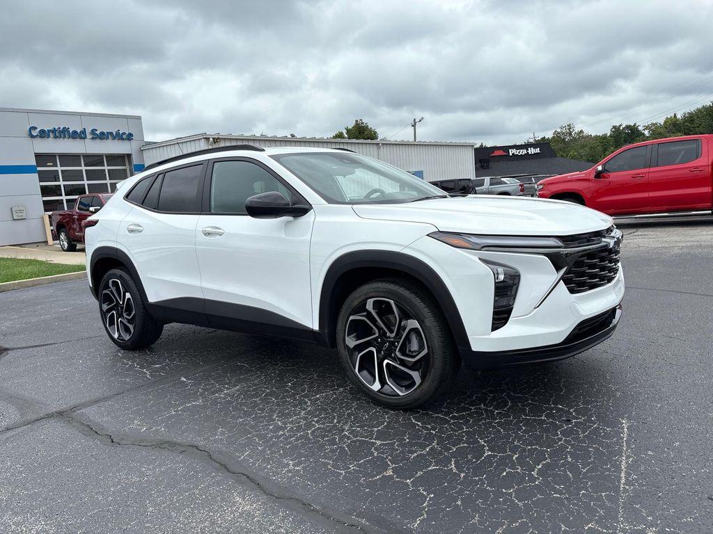 new 2025 Chevrolet Trax car