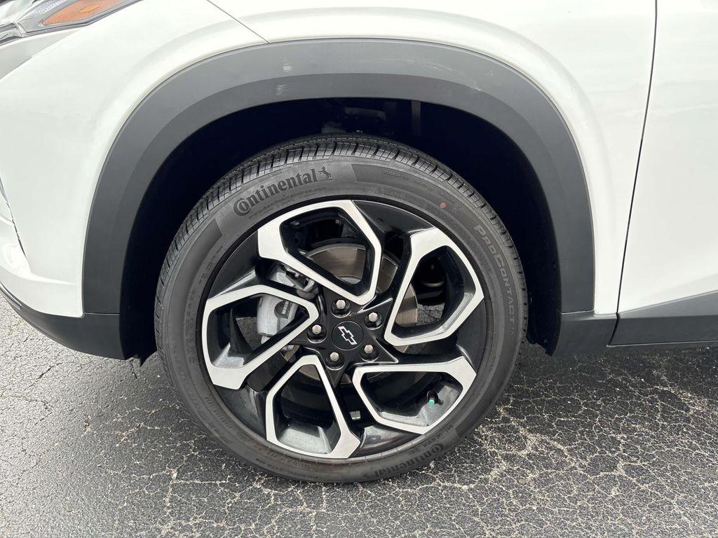 new 2025 Chevrolet Trax car