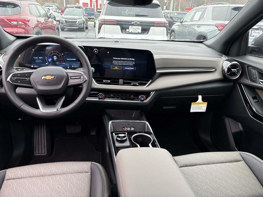 new 2026 Chevrolet Equinox car, priced at $32,300