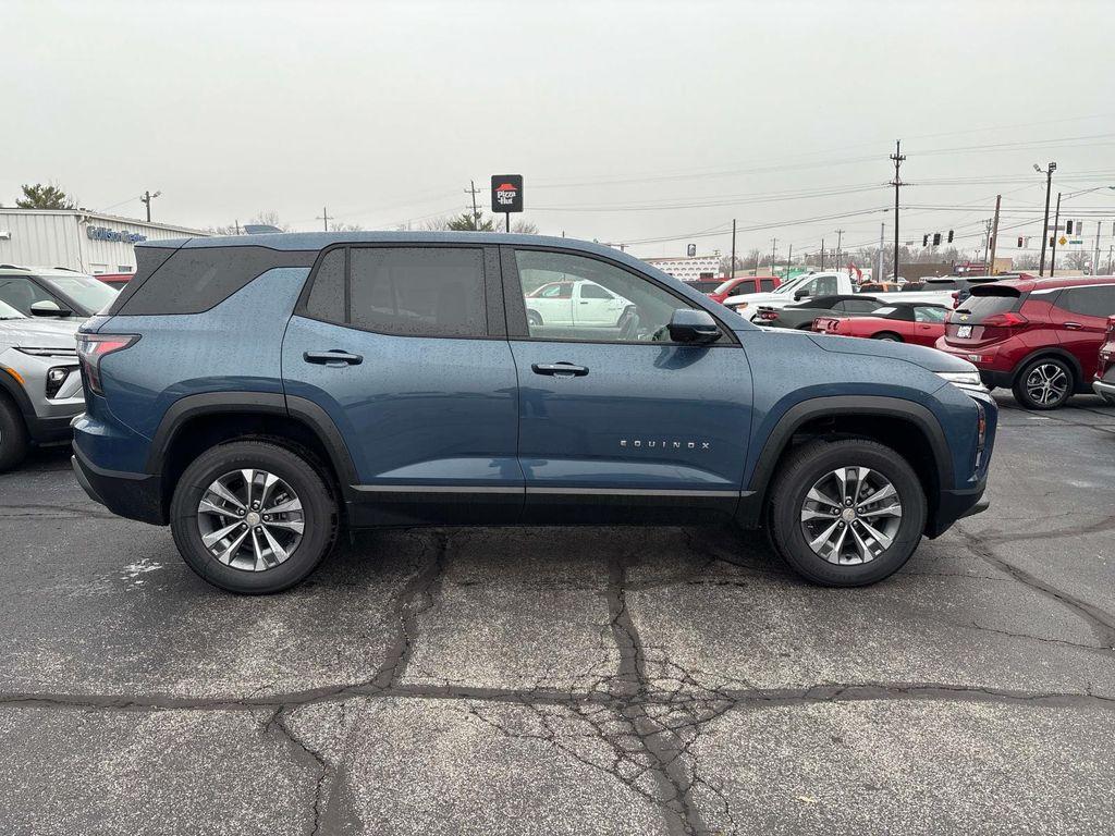 new 2026 Chevrolet Equinox car, priced at $32,300
