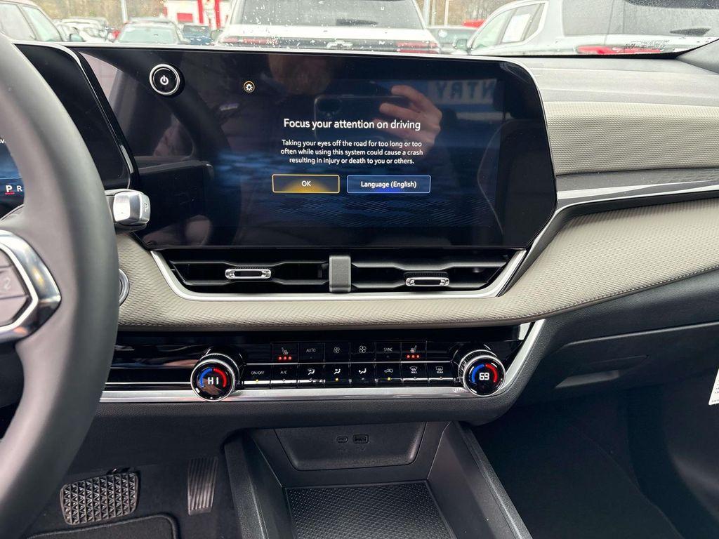 new 2026 Chevrolet Equinox car, priced at $32,300