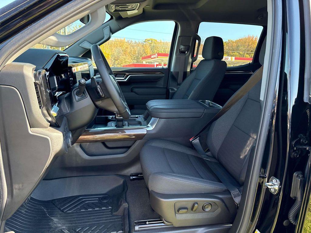 used 2025 Chevrolet Silverado 1500 car, priced at $52,995