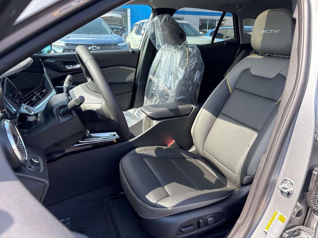new 2025 Chevrolet Trax car, priced at $26,819