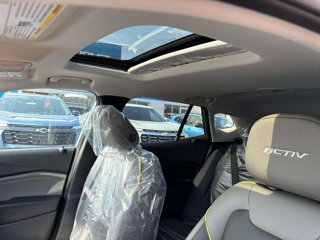 new 2025 Chevrolet Trax car, priced at $26,819