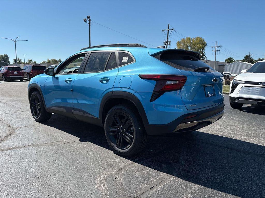 new 2025 Chevrolet Trax car, priced at $27,177