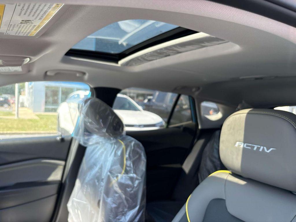 new 2025 Chevrolet Trax car, priced at $27,177