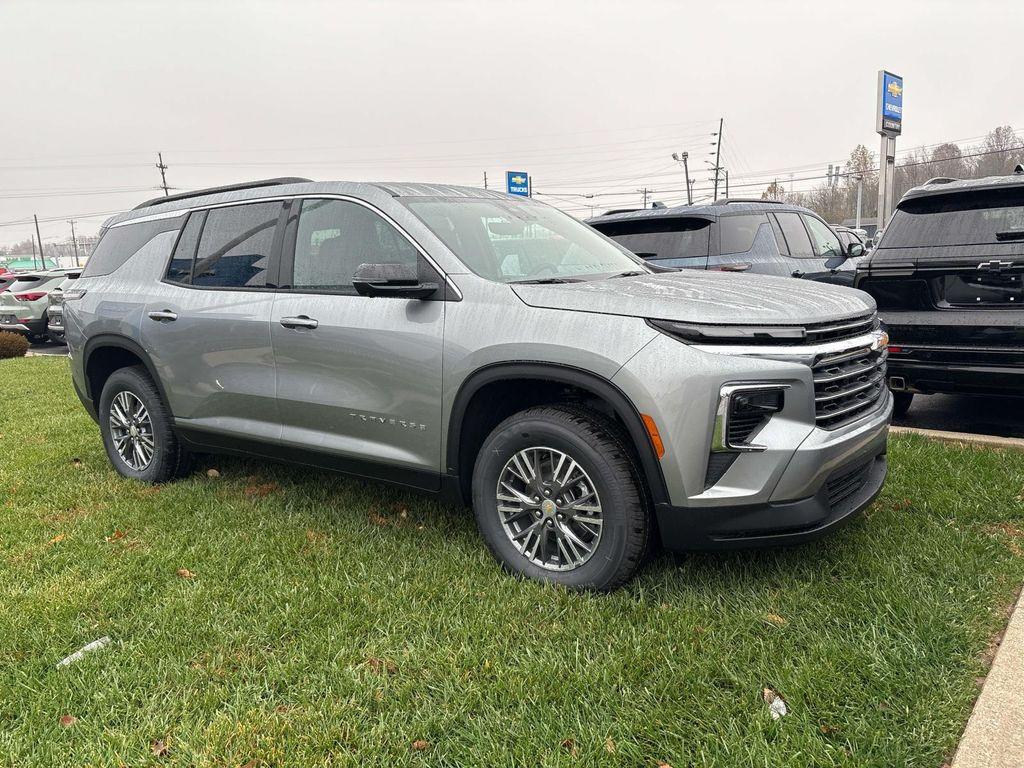new 2026 Chevrolet Traverse car, priced at $43,764