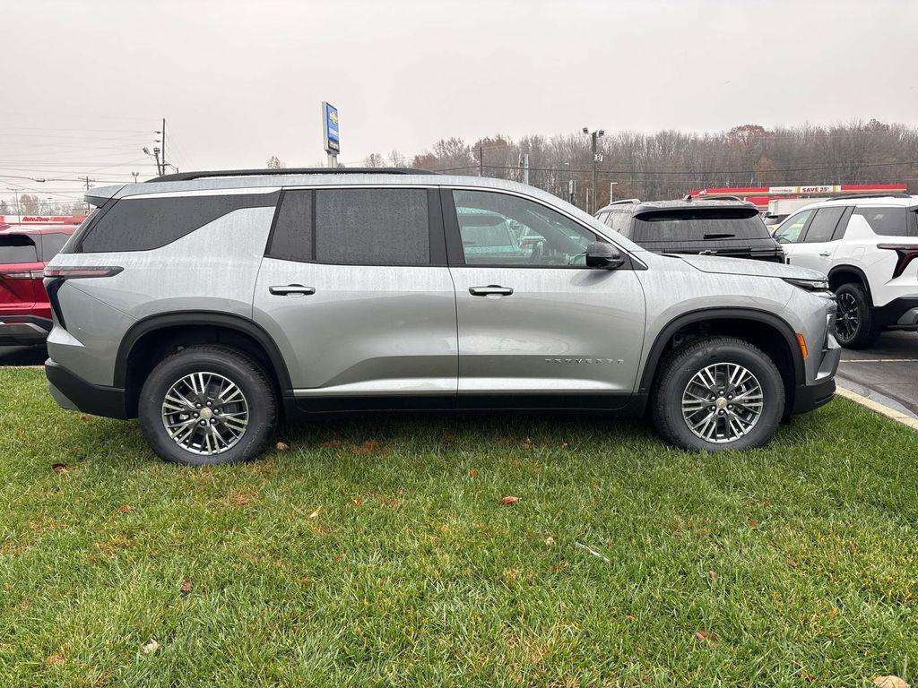 new 2026 Chevrolet Traverse car, priced at $43,764