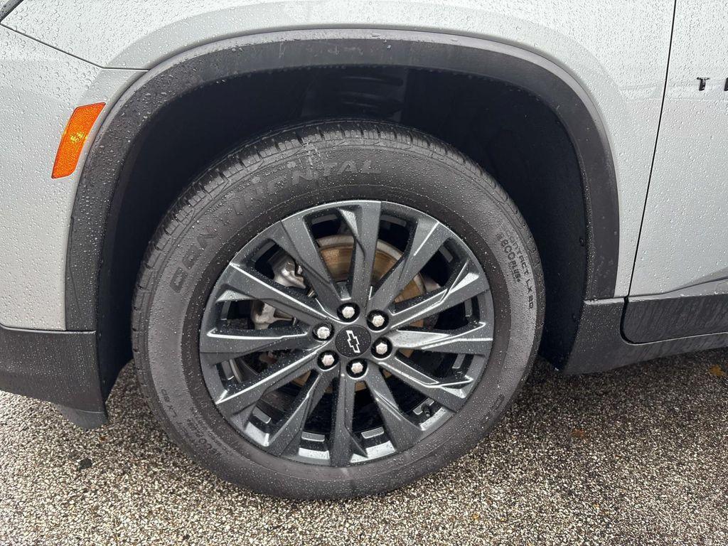 used 2023 Chevrolet Traverse car, priced at $42,995