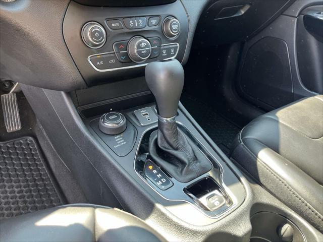 used 2020 Jeep Cherokee car, priced at $18,995