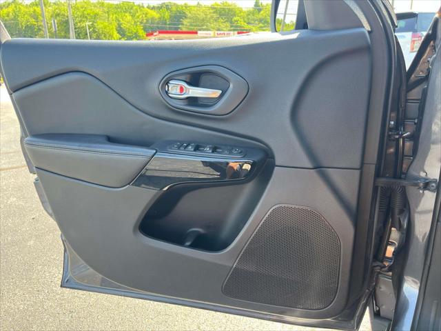 used 2020 Jeep Cherokee car, priced at $18,995