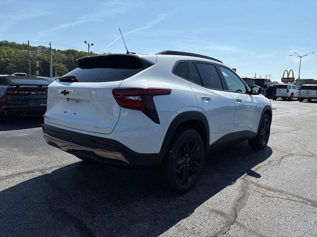 new 2025 Chevrolet Trax car, priced at $27,200