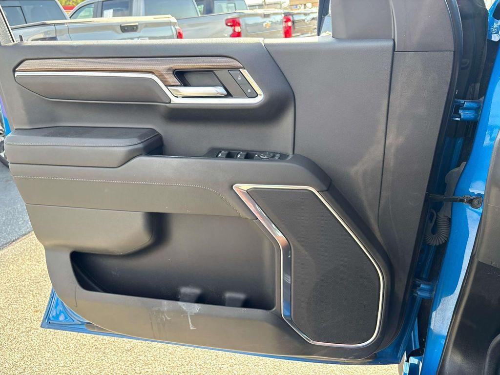 used 2022 Chevrolet Silverado 1500 car, priced at $43,995