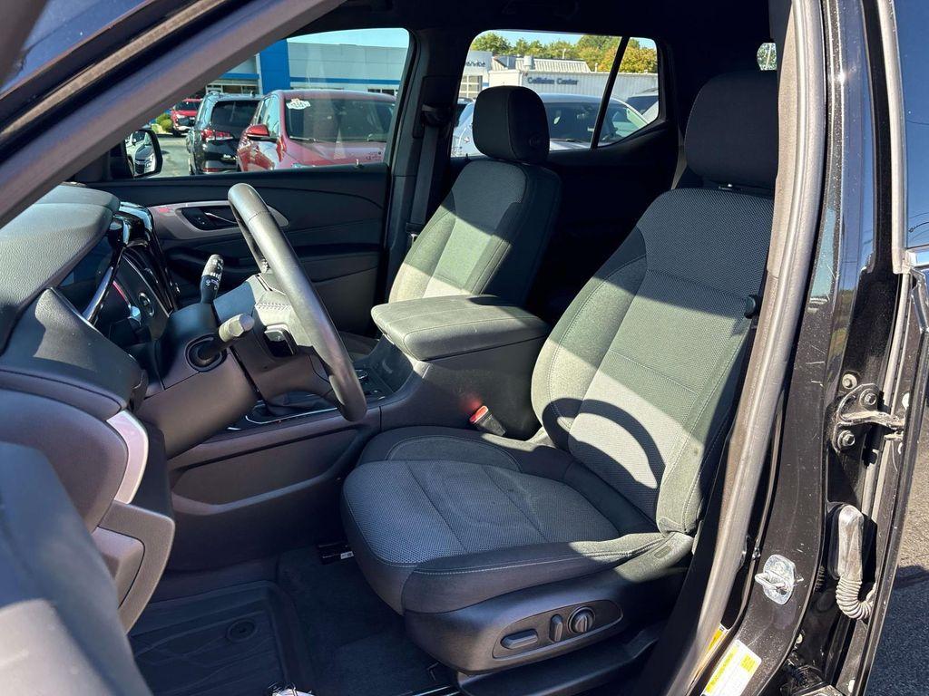 used 2022 Chevrolet Traverse car, priced at $26,995