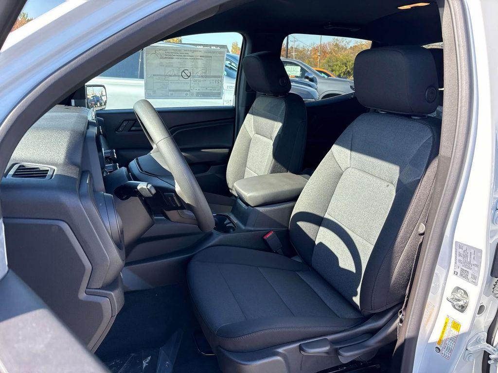 new 2026 Chevrolet Colorado car, priced at $33,400