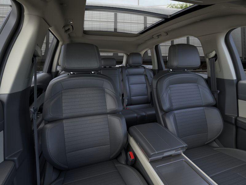 new 2025 Lincoln Nautilus car, priced at $72,375