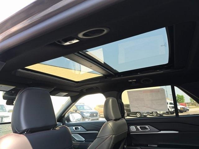 new 2025 Ford Explorer car, priced at $55,879