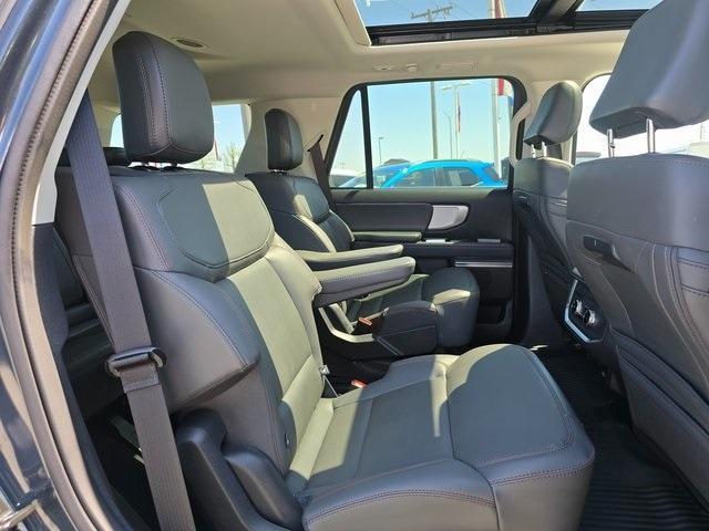 new 2025 Ford Expedition car, priced at $72,100