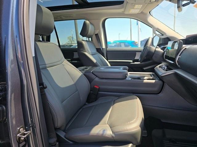 new 2025 Ford Expedition car, priced at $72,100