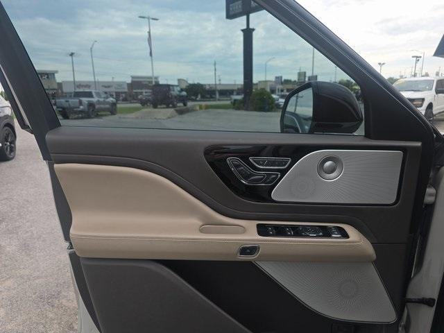 used 2020 Lincoln Aviator car, priced at $32,999