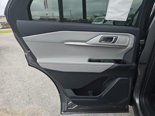 new 2025 Ford Explorer car, priced at $43,253