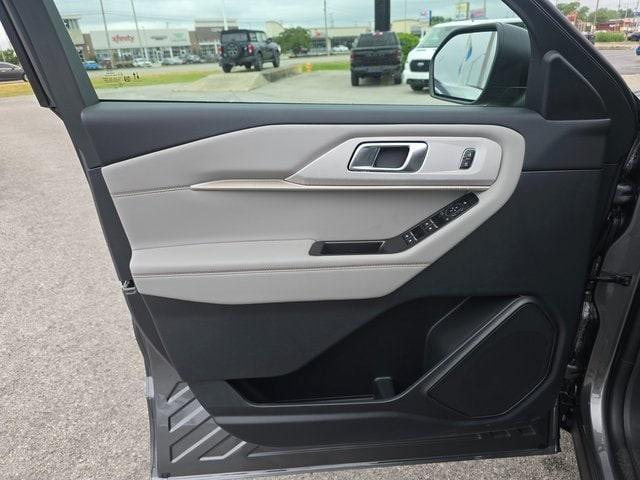new 2025 Ford Explorer car, priced at $43,253