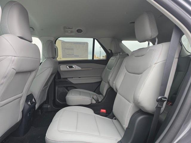 new 2025 Ford Explorer car, priced at $43,253