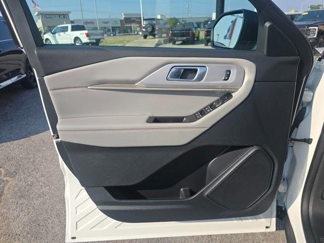 new 2025 Ford Explorer car, priced at $46,837