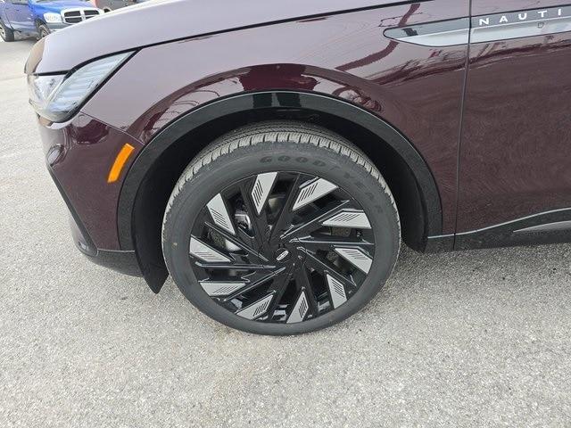 new 2025 Lincoln Nautilus car, priced at $66,955