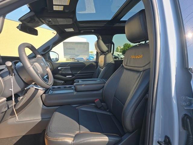 new 2025 Ford Expedition car, priced at $84,210