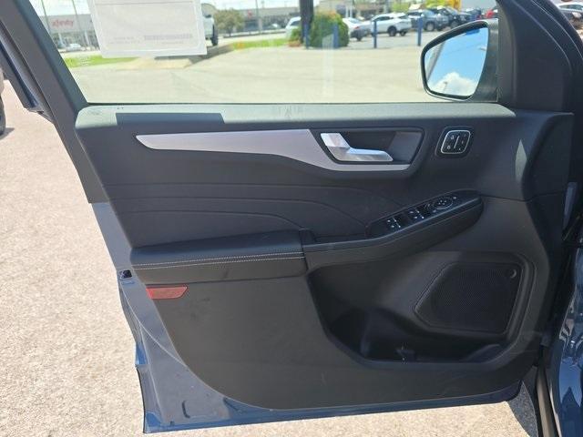 new 2025 Ford Escape car, priced at $37,924