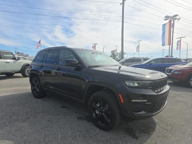 used 2025 Jeep Grand Cherokee car, priced at $43,150