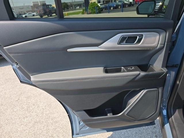 new 2025 Ford Explorer car, priced at $41,884